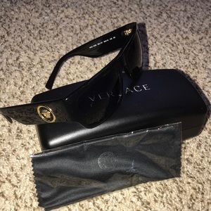 VERSACE MEDUSA HEAD EMBLEM SUNGLASSES